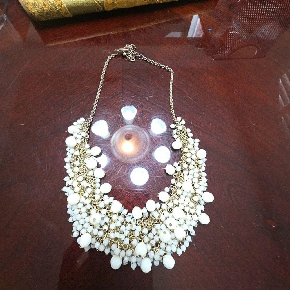 White Acrylic Beaded Bib Statement Necklace Gold Tone Chain Womens 23 In Jewelry